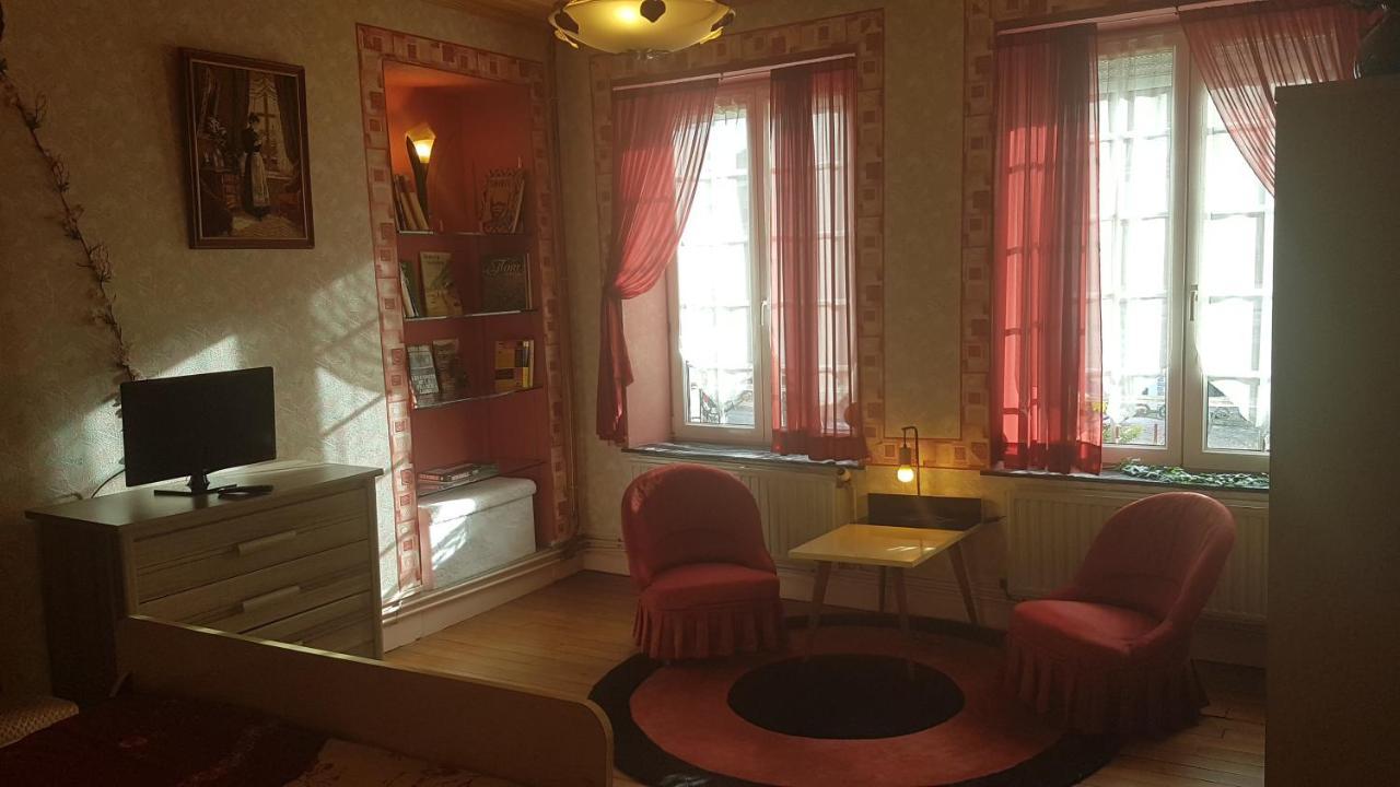 Le Point Du Jour Acomodação com café da manhã Revin  Exterior foto