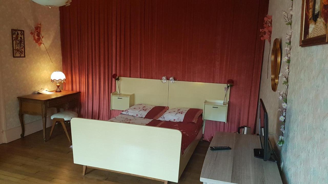 Le Point Du Jour Acomodação com café da manhã Revin  Exterior foto