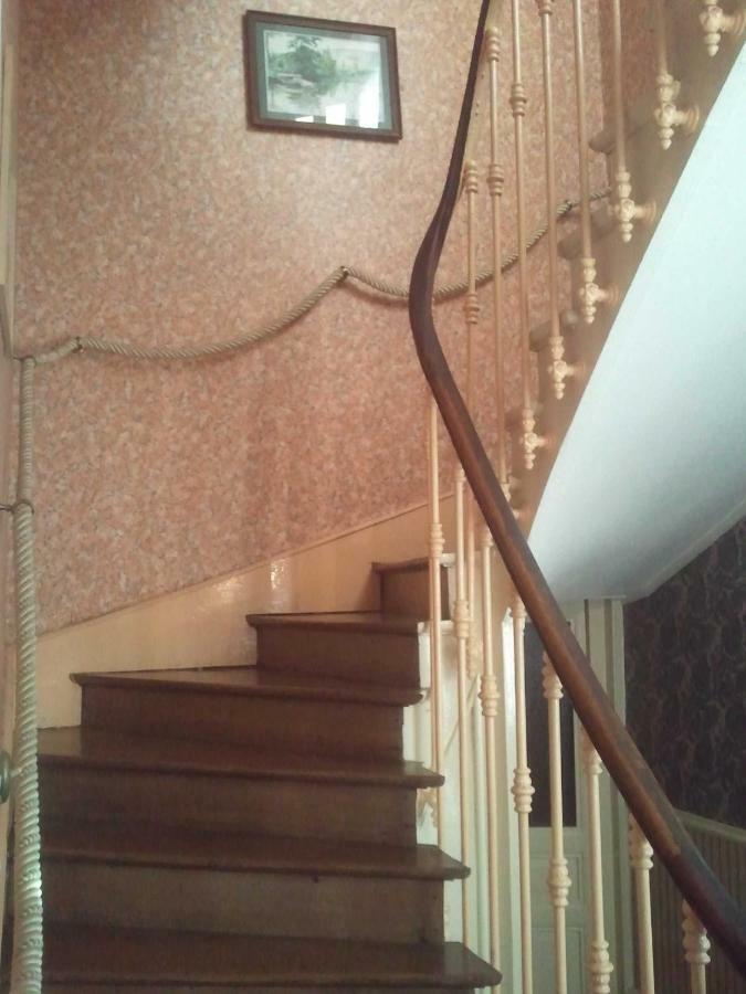 Le Point Du Jour Acomodação com café da manhã Revin  Exterior foto